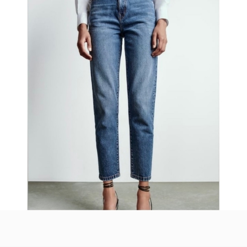 Zara Medium Wash Ultra High Rise 100% Cotton Tapered Mom Jeans Sz 2